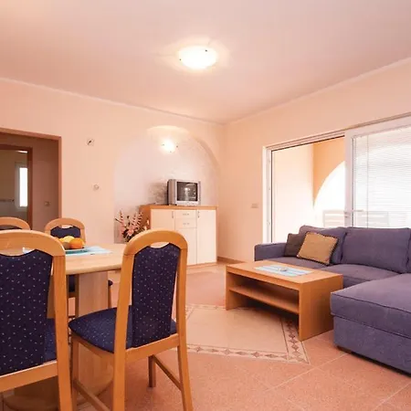 Medena فيلة *
